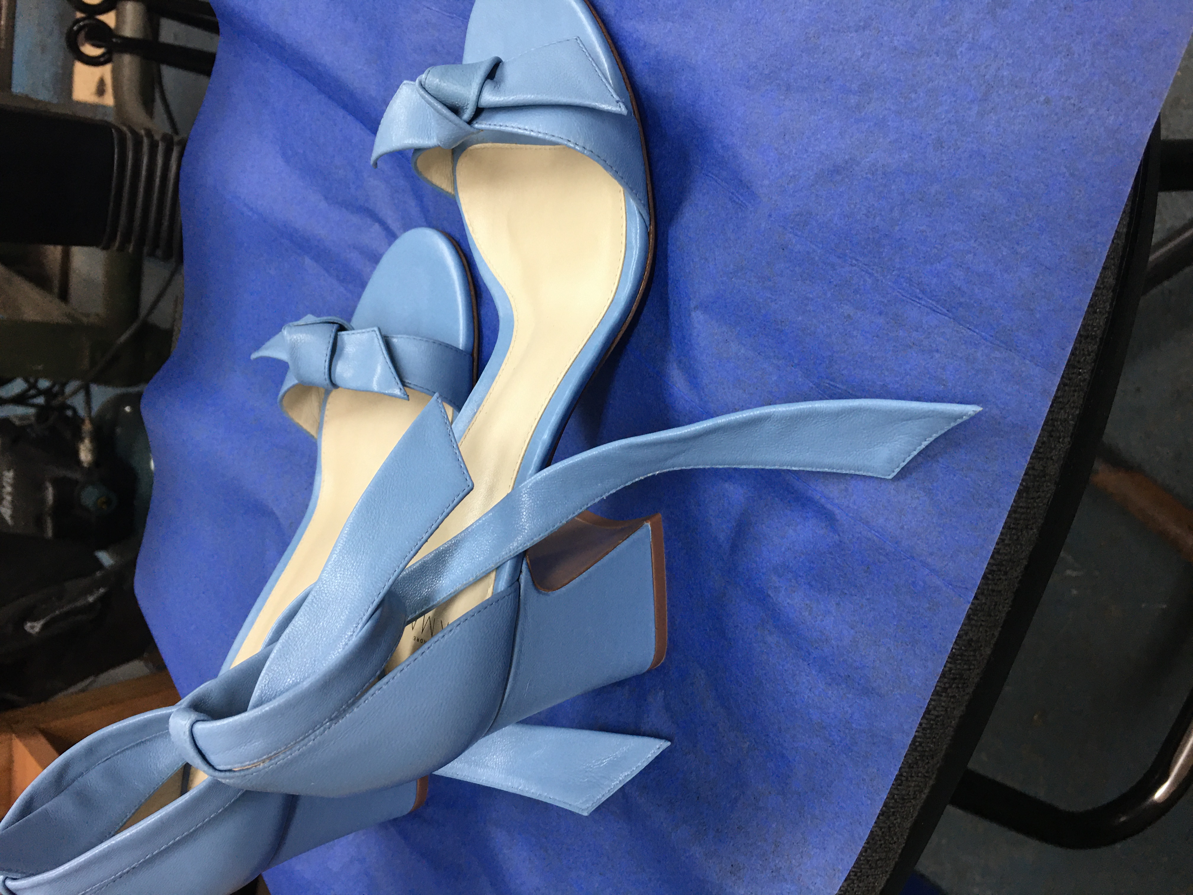 Royal blue bow-tie leather heels